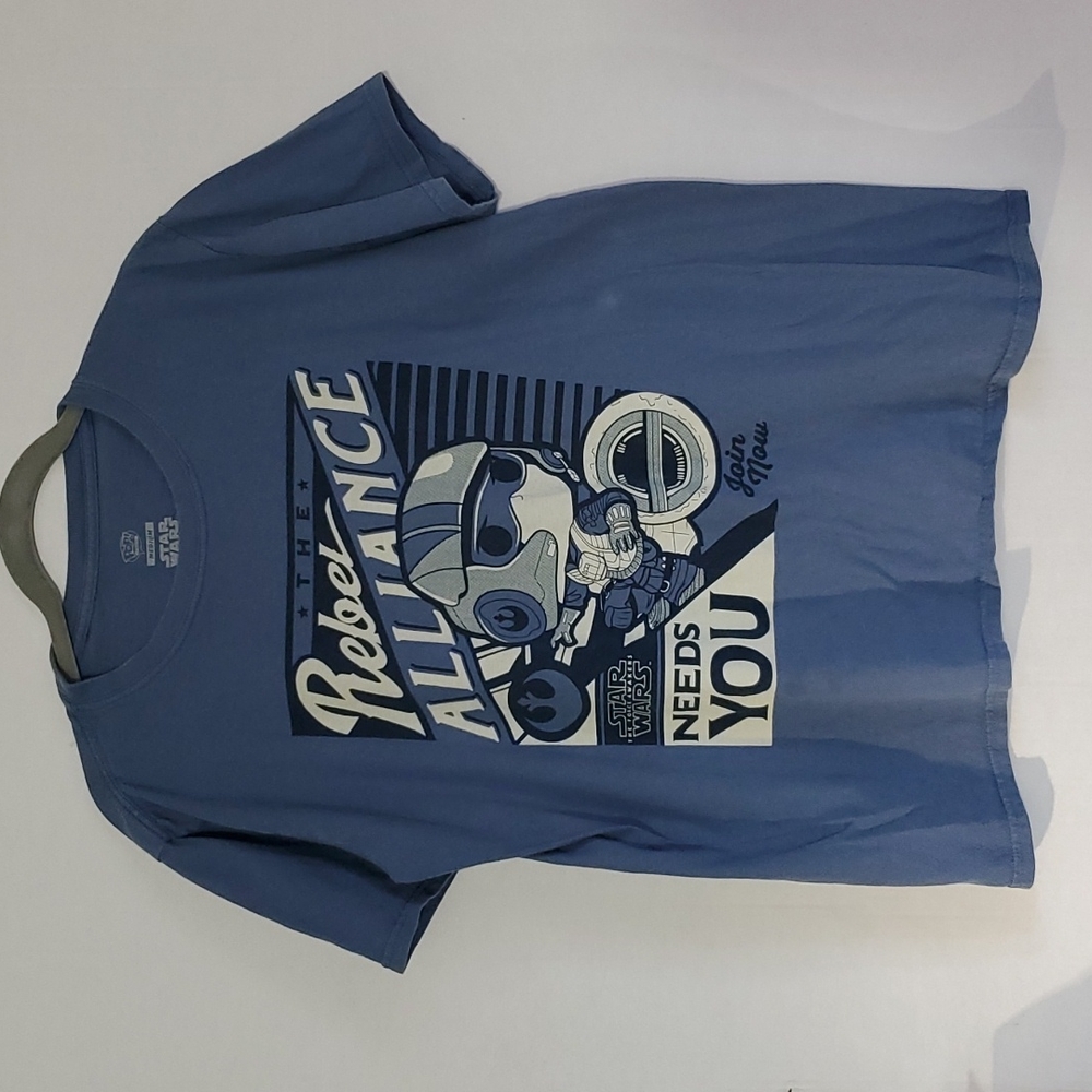 Star Wars Rebel Alliance tee Size Medium Funko Pop